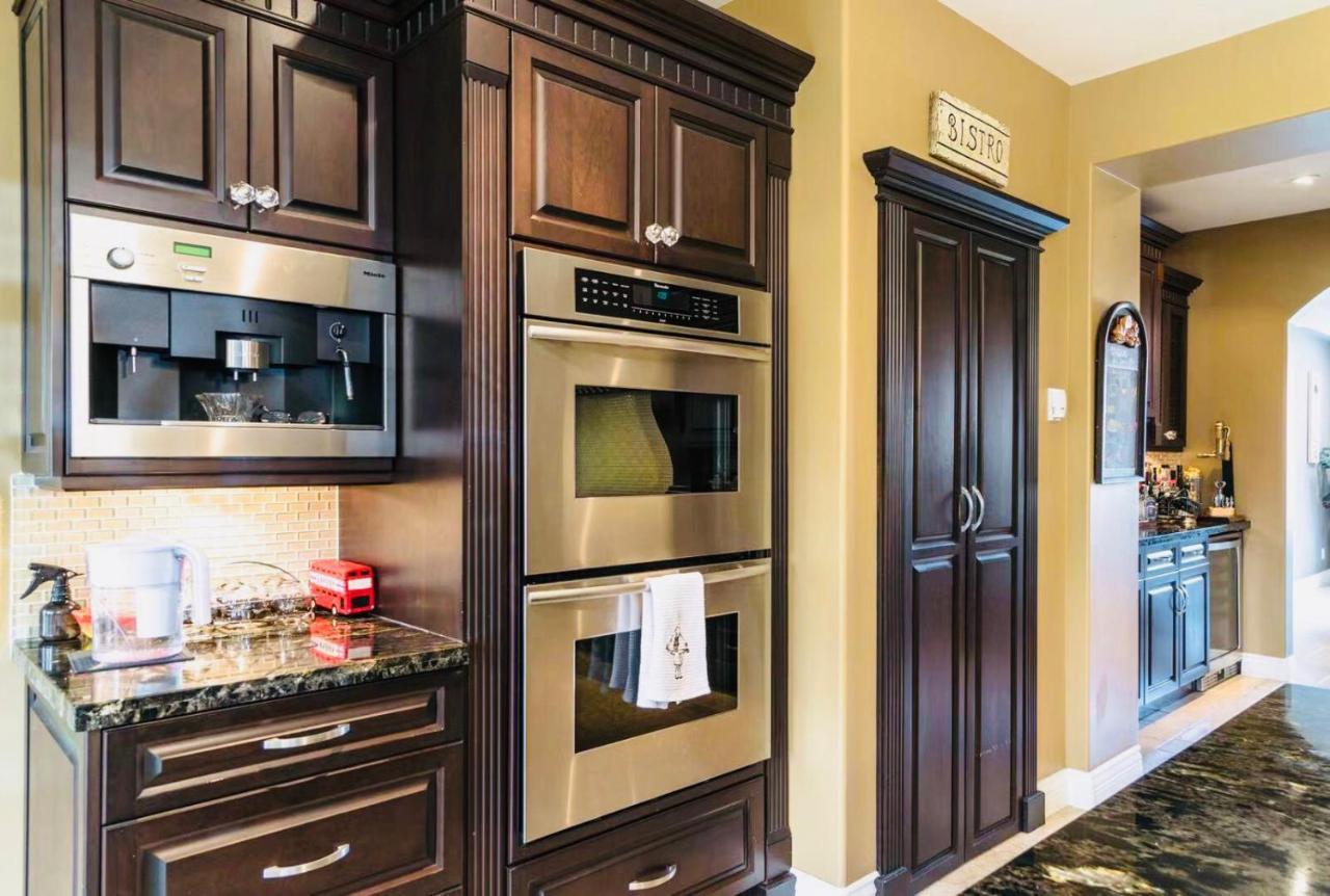 Cedar Manor Bed And Breakfast Питт-Медоус Экстерьер фото